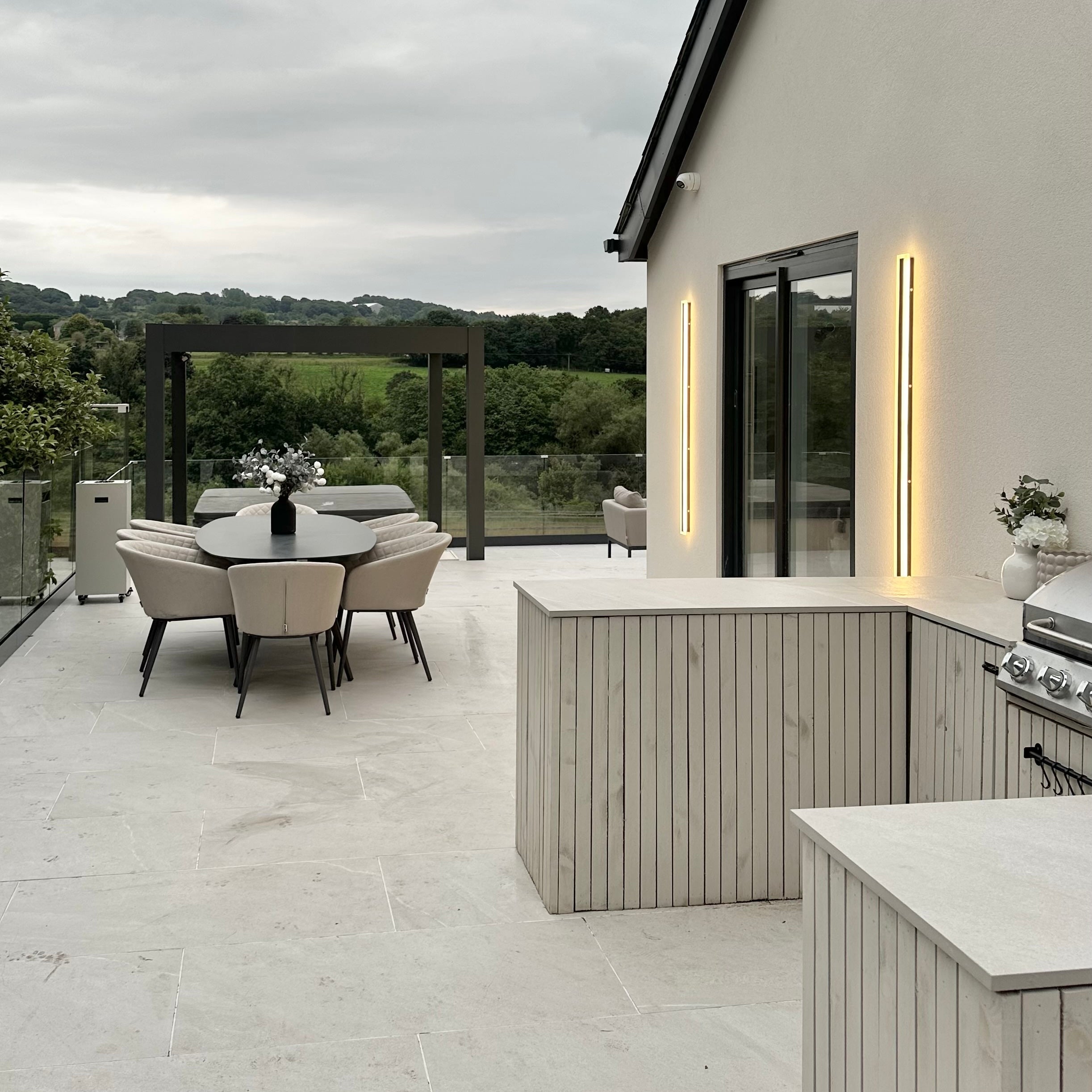 AstraEdge Aluminum Outdoor LED Wall Light for a Sleek Modern Exterior